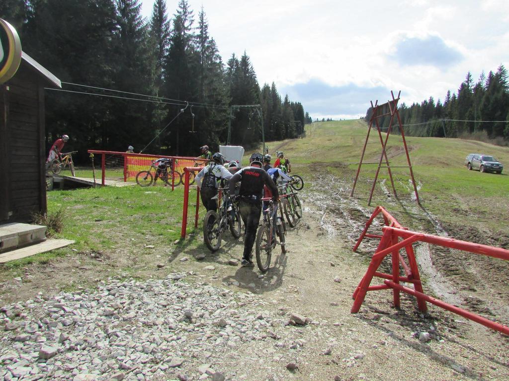 Koliba Ski Gruniky Sihelne Bagian luar foto